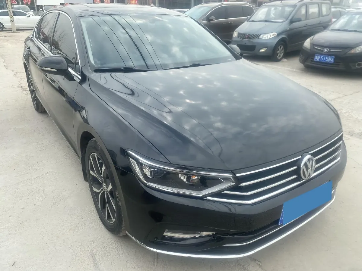 2020 Volkswagen Magotan 2.0T 186HP L4 7DCT,autocango,china used car exporter,china ev exporter,chinese used car exporter,chinese used ev exporter