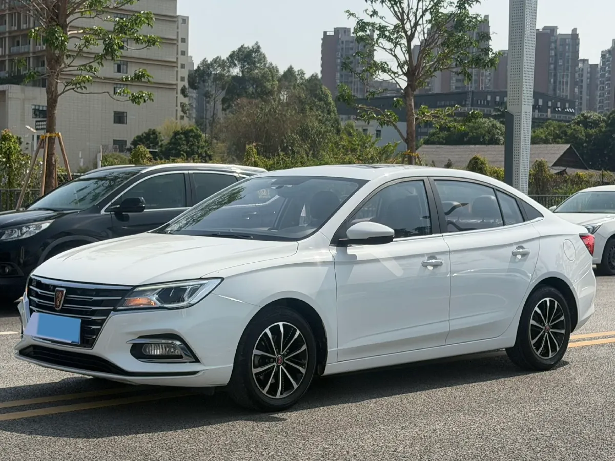 2020 Roewe i5 1.5L 120HP L4 5MT,autocango,china used car exporter,china ev exporter,chinese used car exporter,chinese used ev exporter