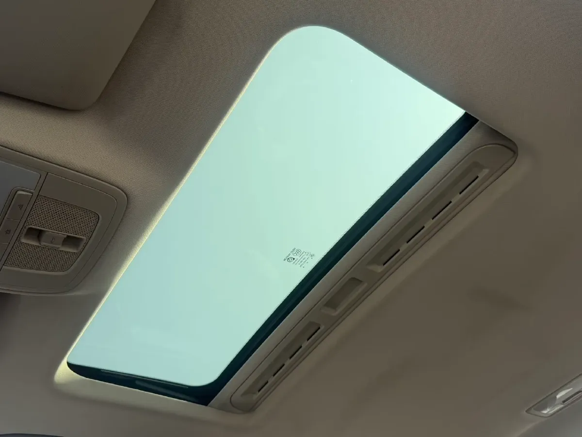 2020 Roewe i5 1.5L 120HP L4 5MT,autocango,china used car exporter,china ev exporter,chinese used car exporter,chinese used ev exporter