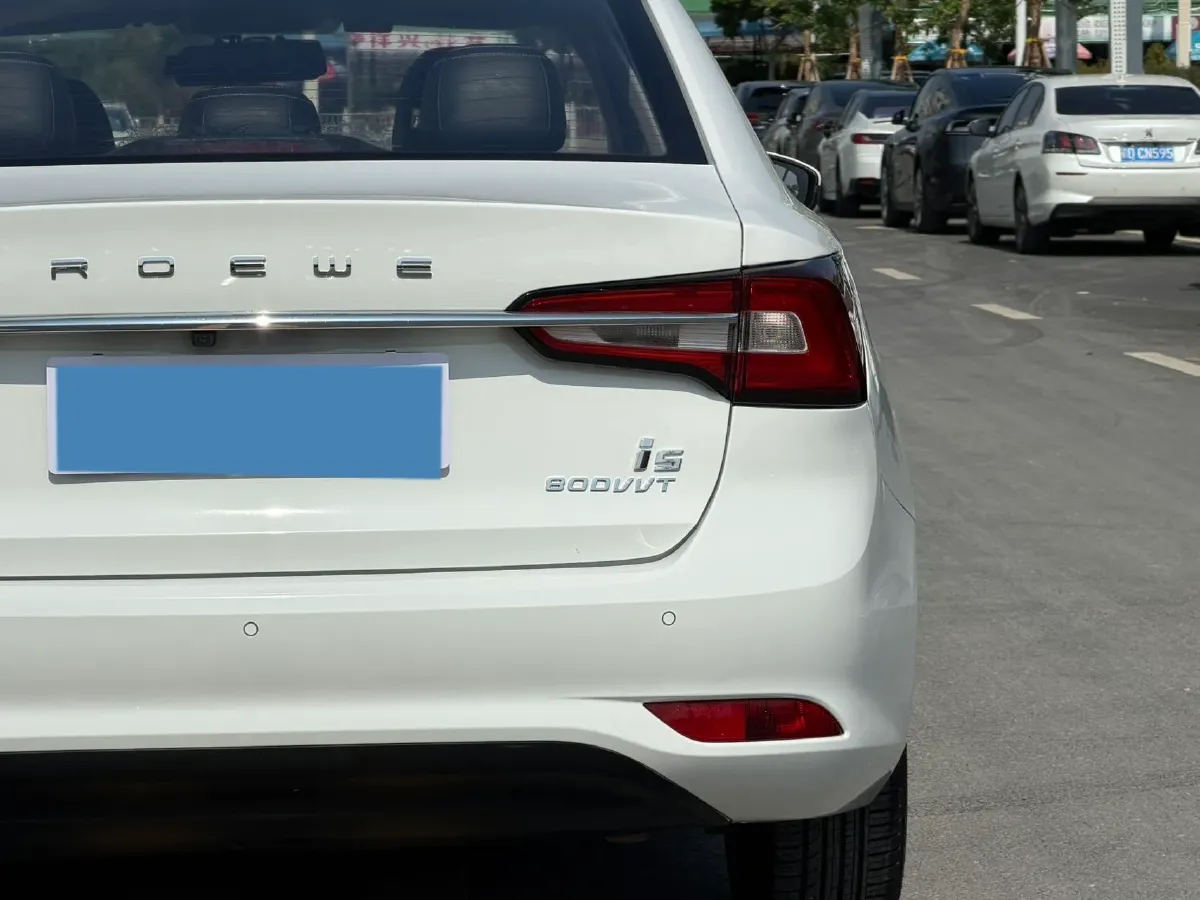 2020 Roewe i5 1.5L 120HP L4 5MT,autocango,china used car exporter,china ev exporter,chinese used car exporter,chinese used ev exporter