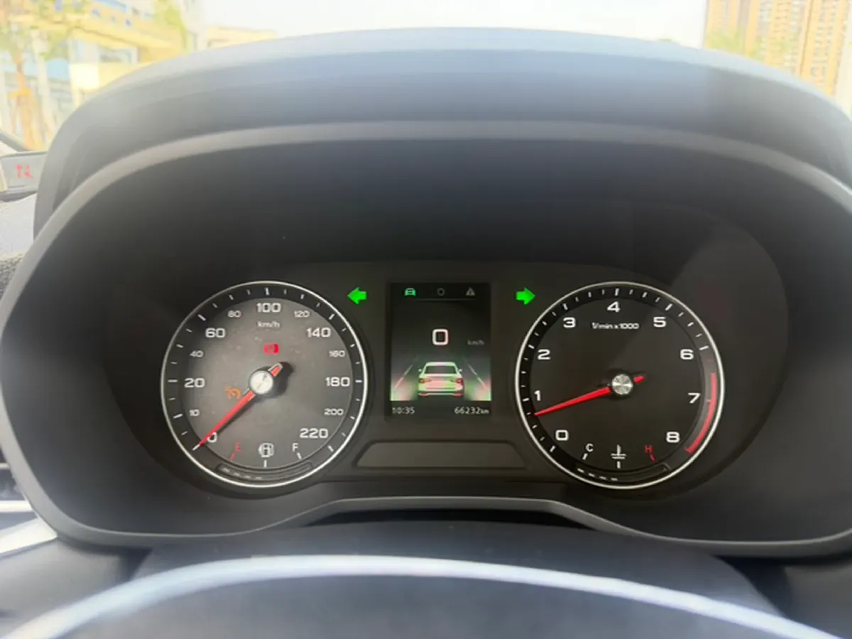 2020 Roewe i5 1.5L 120HP L4 5MT,autocango,china used car exporter,china ev exporter,chinese used car exporter,chinese used ev exporter