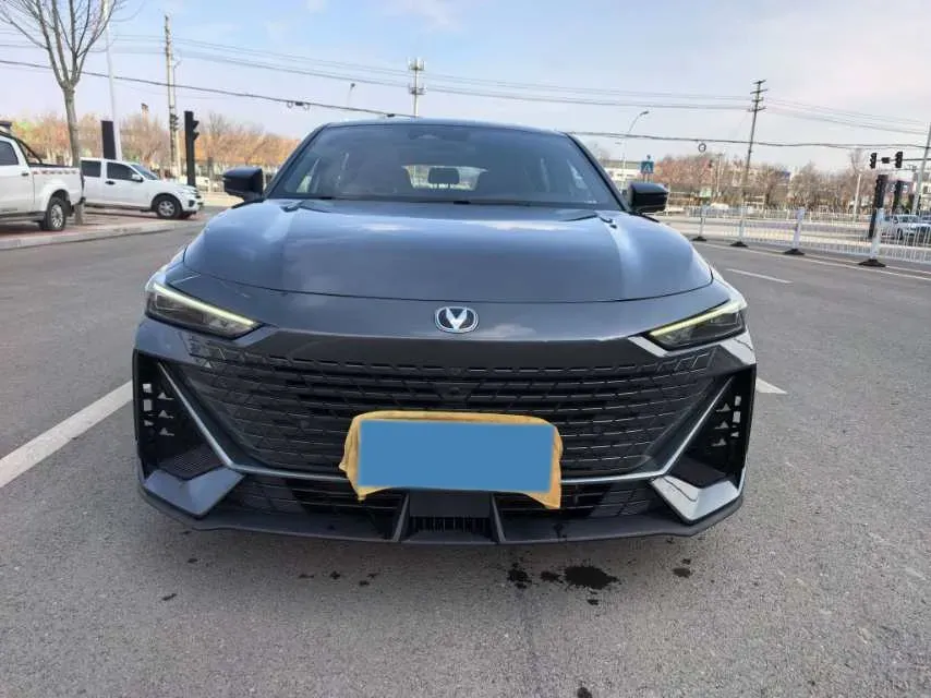 2023 ChangAn UNI-V 1.5T 188HP L4 7DCT,autocango,china used car exporter,china ev exporter,chinese used car exporter,chinese used ev exporter