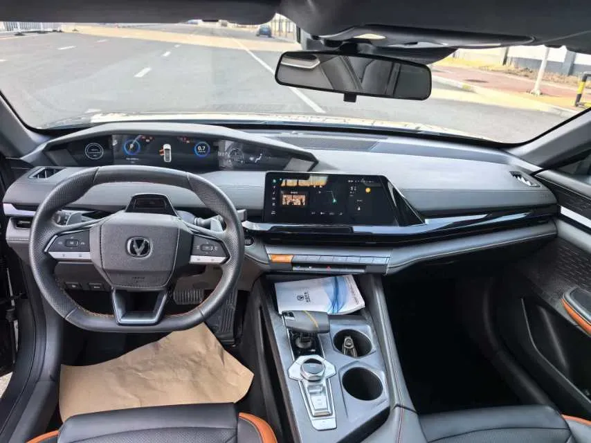 2023 ChangAn UNI-V 1.5T 188HP L4 7DCT,autocango,china used car exporter,china ev exporter,chinese used car exporter,chinese used ev exporter