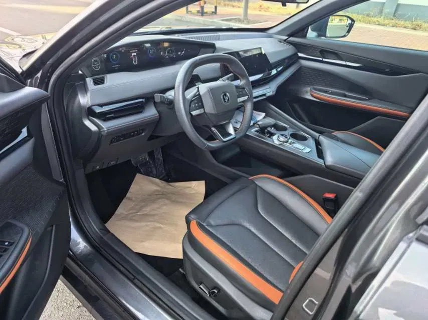 2023 ChangAn UNI-V 1.5T 188HP L4 7DCT,autocango,china used car exporter,china ev exporter,chinese used car exporter,chinese used ev exporter