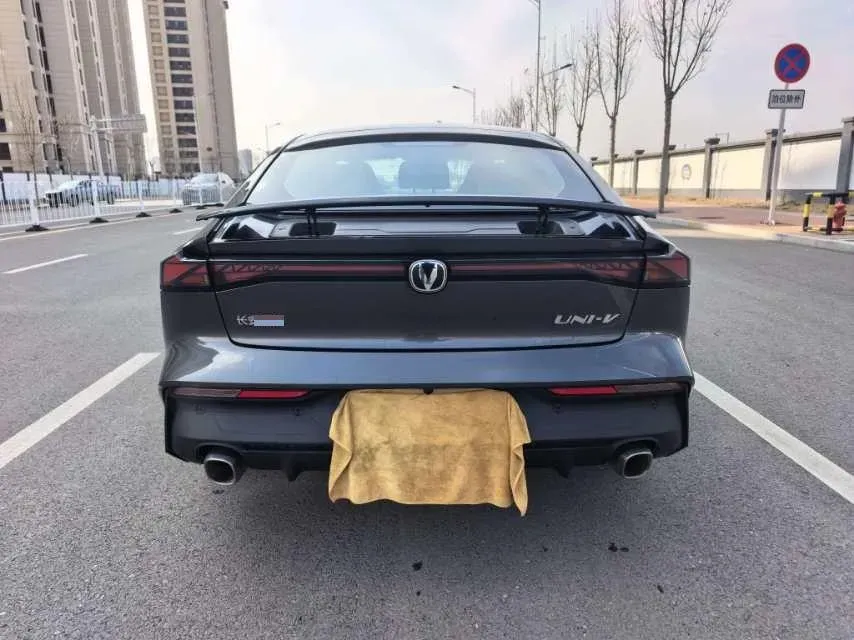 2023 ChangAn UNI-V 1.5T 188HP L4 7DCT,autocango,china used car exporter,china ev exporter,chinese used car exporter,chinese used ev exporter