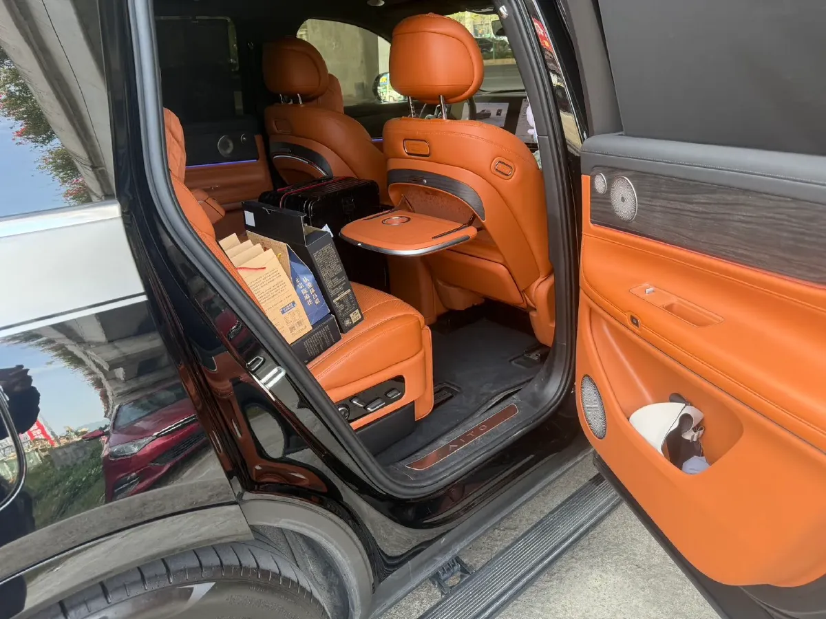 2024 AITO AITO M9 1.5T 152HP L4 REEV 42KWH,autocango,china used car exporter,china ev exporter,chinese used car exporter,chinese used ev exporter