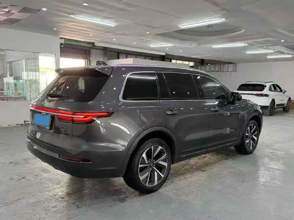 2021 Li ONE Range Extended 131HP REEV 40.5KWH,autocango,china used car exporter,china ev exporter,chinese used car exporter,chinese used ev exporter