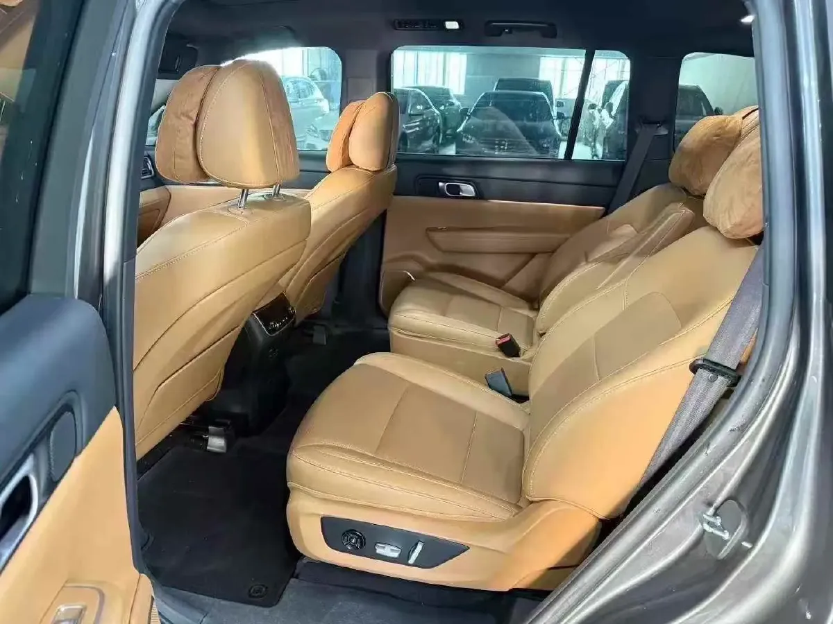 2021 Li ONE Range Extended 131HP REEV 40.5KWH,autocango,china used car exporter,china ev exporter,chinese used car exporter,chinese used ev exporter