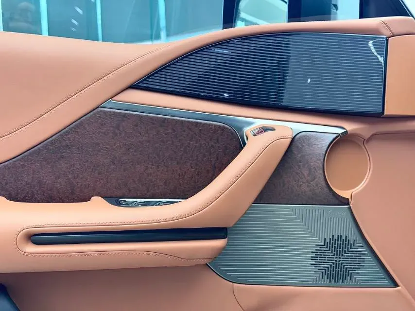 2023 YangWang U8 2.0T 272HP L4 REEV 49.05KWH,autocango,china used car exporter,china ev exporter,chinese used car exporter,chinese used ev exporter