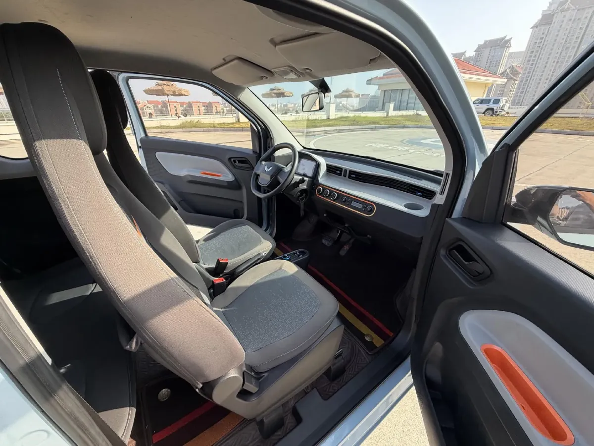 2020 WuLing HongGuang MINI EV BEV 9KWH,autocango,china used car exporter,china ev exporter,chinese used car exporter,chinese used ev exporter