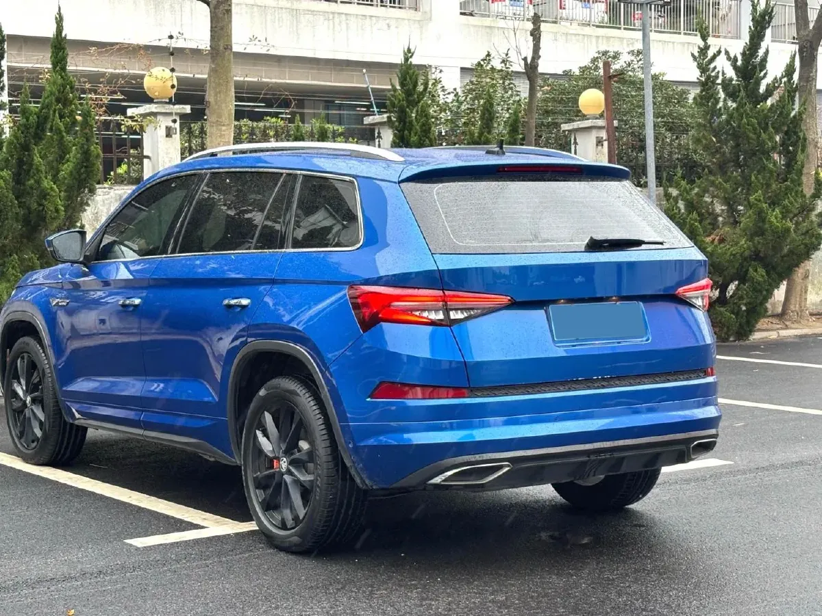 2022 Skoda Kodiak 2.0T 186HP L4 7DCT,autocango,china used car exporter,china ev exporter,chinese used car exporter,chinese used ev exporter