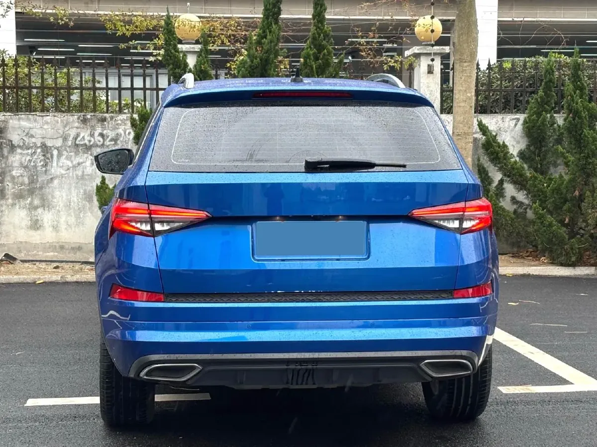 2022 Skoda Kodiak 2.0T 186HP L4 7DCT,autocango,china used car exporter,china ev exporter,chinese used car exporter,chinese used ev exporter