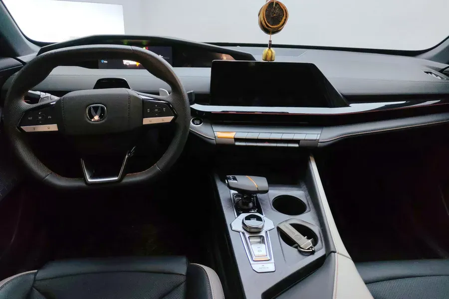 2023 ChangAn UNI-V 1.5T 188HP L4 7DCT,autocango,china used car exporter,china ev exporter,chinese used car exporter,chinese used ev exporter