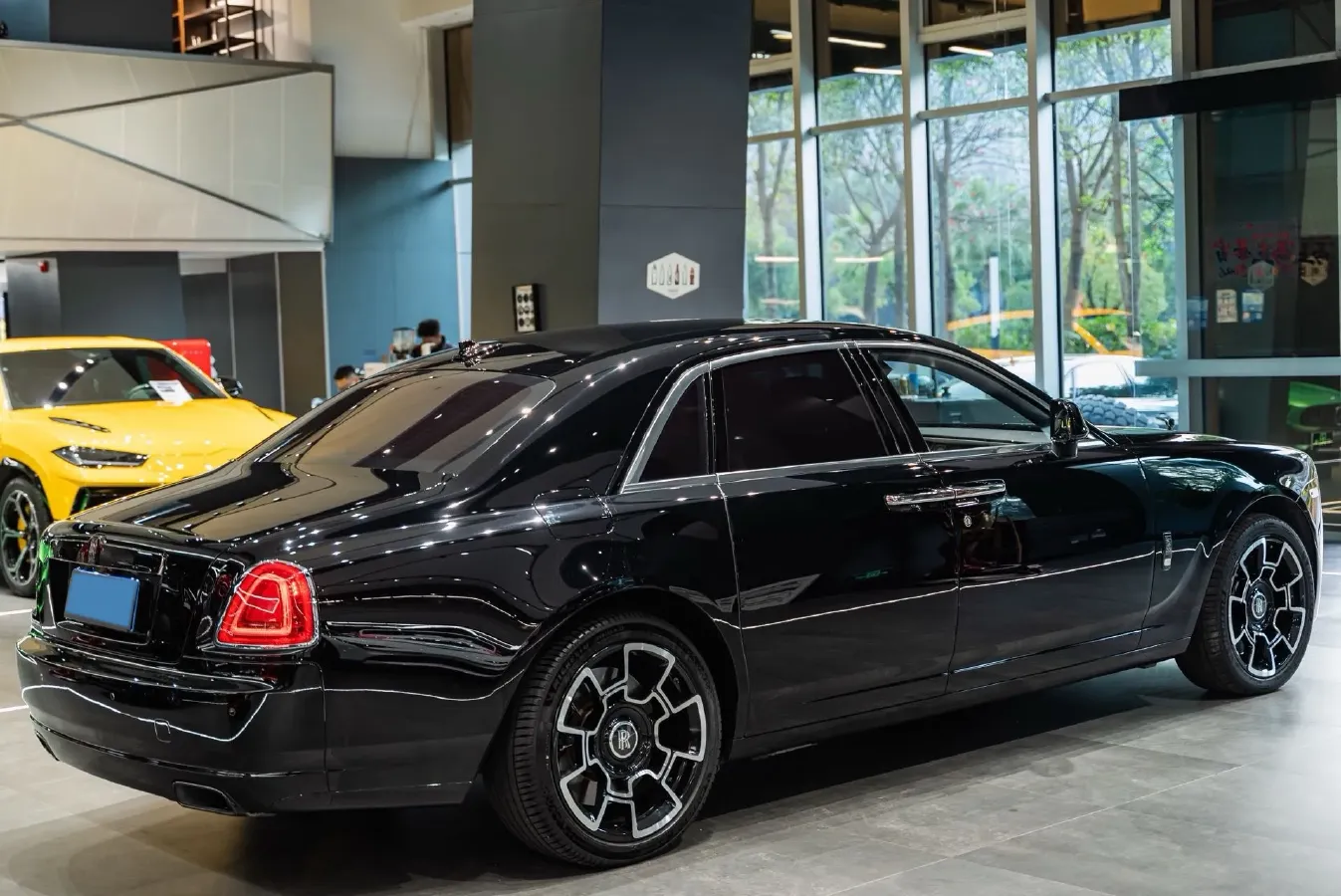 2018 Rolls-Royce Ghost 6.6T 571HP V12 8AT,autocango,china used car exporter,china ev exporter,chinese used car exporter,chinese used ev exporter