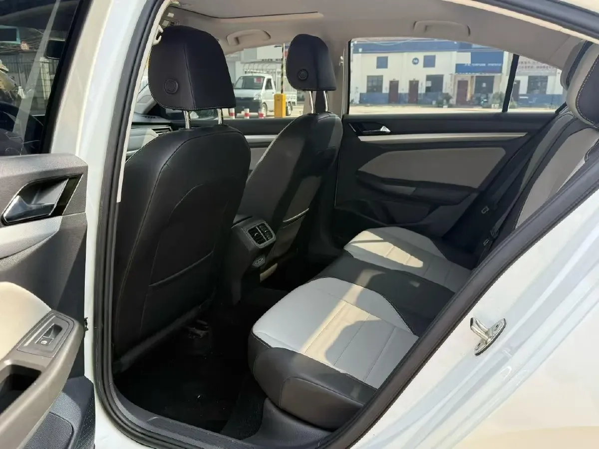 2023 Volkswagen Bora 1.2T 116HP L4 7DCT,autocango,china used car exporter,china ev exporter,chinese used car exporter,chinese used ev exporter