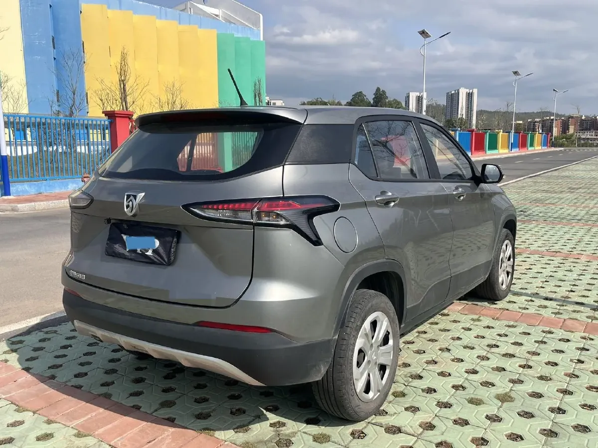 2019 BaoJun 730 1.5L 105HP L4 6MT,autocango,china used car exporter,china ev exporter,chinese used car exporter,chinese used ev exporter