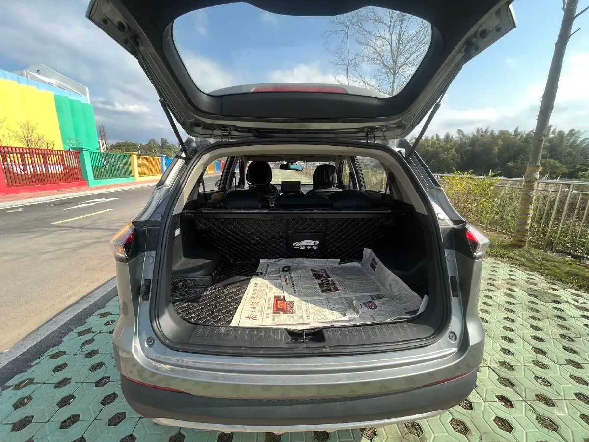 2019 BaoJun 730 1.5L 105HP L4 6MT,autocango,china used car exporter,china ev exporter,chinese used car exporter,chinese used ev exporter