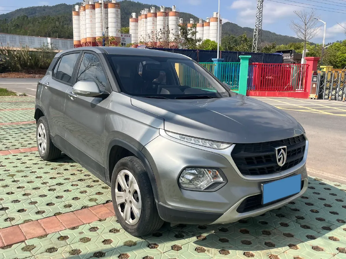 2019 BaoJun 730 1.5L 105HP L4 6MT,autocango,china used car exporter,china ev exporter,chinese used car exporter,chinese used ev exporter