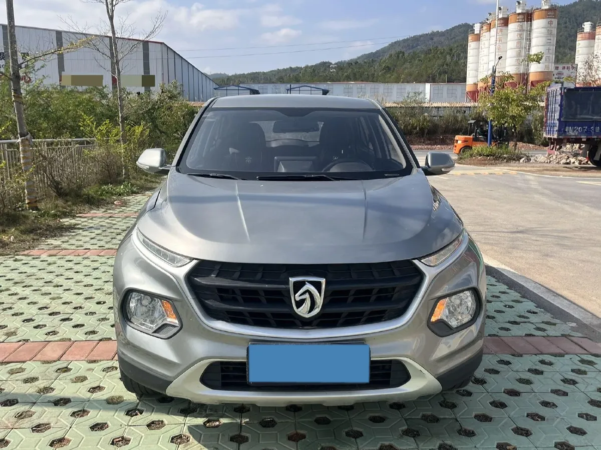 2019 BaoJun 730 1.5L 105HP L4 6MT,autocango,china used car exporter,china ev exporter,chinese used car exporter,chinese used ev exporter