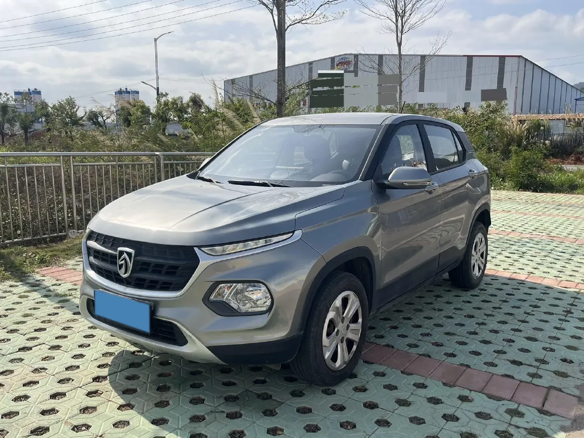 2019 BaoJun 730 1.5L 105HP L4 6MT,autocango,china used car exporter,china ev exporter,chinese used car exporter,chinese used ev exporter