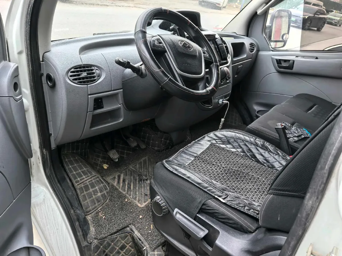 2019 MAXUS XinTu V80 2.0T 139HP L4 6MT,autocango,china used car exporter,china ev exporter,chinese used car exporter,chinese used ev exporter