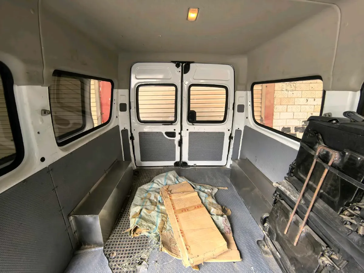 2019 MAXUS XinTu V80 2.0T 139HP L4 6MT,autocango,china used car exporter,china ev exporter,chinese used car exporter,chinese used ev exporter