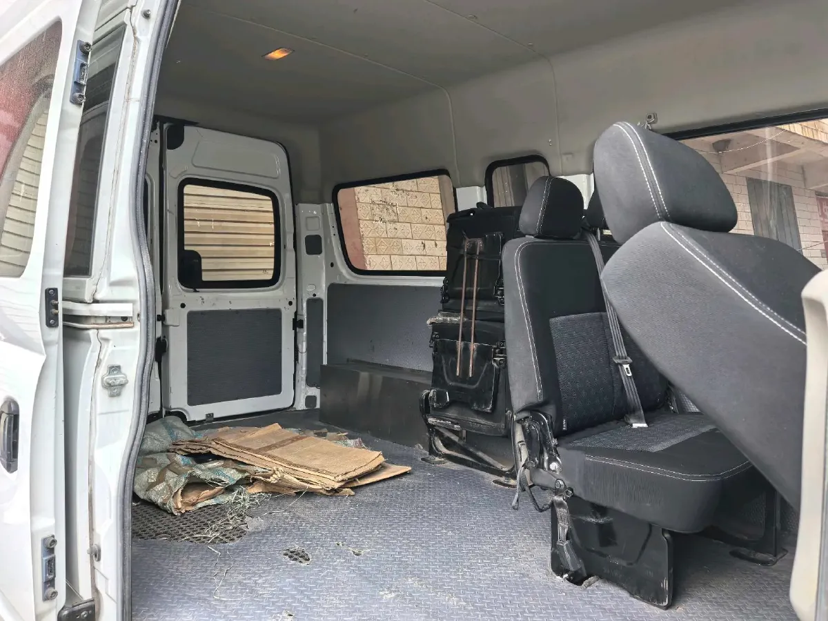 2019 MAXUS XinTu V80 2.0T 139HP L4 6MT,autocango,china used car exporter,china ev exporter,chinese used car exporter,chinese used ev exporter