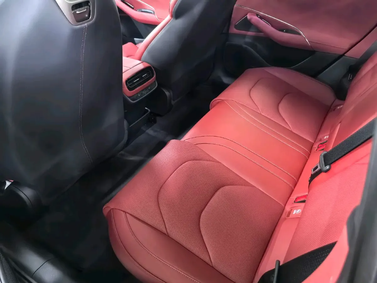 2024 MI SU7 BEV 101KWH,autocango,china used car exporter,china ev exporter,chinese used car exporter,chinese used ev exporter