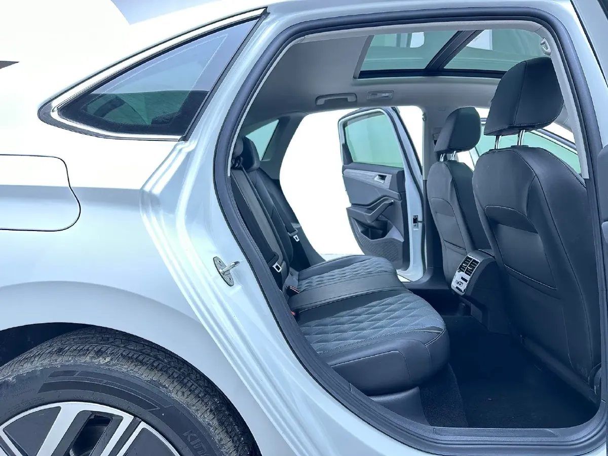 2023 Volkswagen Sagitar 1.4T 150HP L4 7DCT,autocango,china used car exporter,china ev exporter,chinese used car exporter,chinese used ev exporter