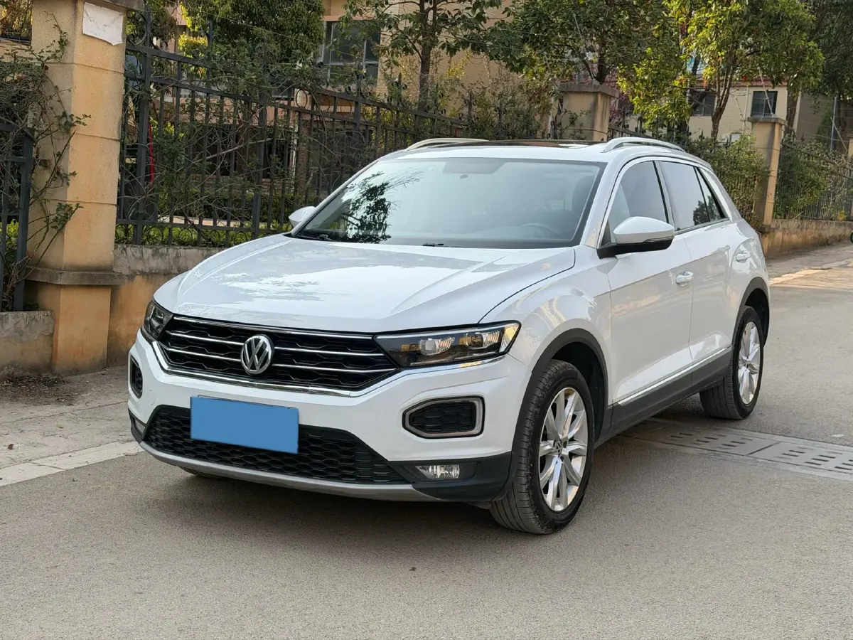 2022 Volkswagen T-Roc 1.4T 150HP L4 7DCT,autocango,china used car exporter,china ev exporter,chinese used car exporter,chinese used ev exporter