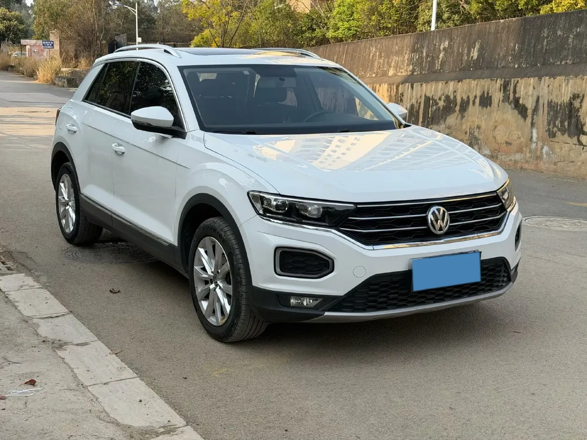 2022 Volkswagen T-Roc 1.4T 150HP L4 7DCT,autocango,china used car exporter,china ev exporter,chinese used car exporter,chinese used ev exporter