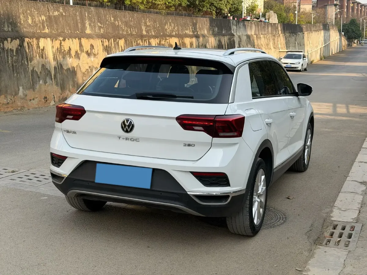 2022 Volkswagen T-Roc 1.4T 150HP L4 7DCT,autocango,china used car exporter,china ev exporter,chinese used car exporter,chinese used ev exporter