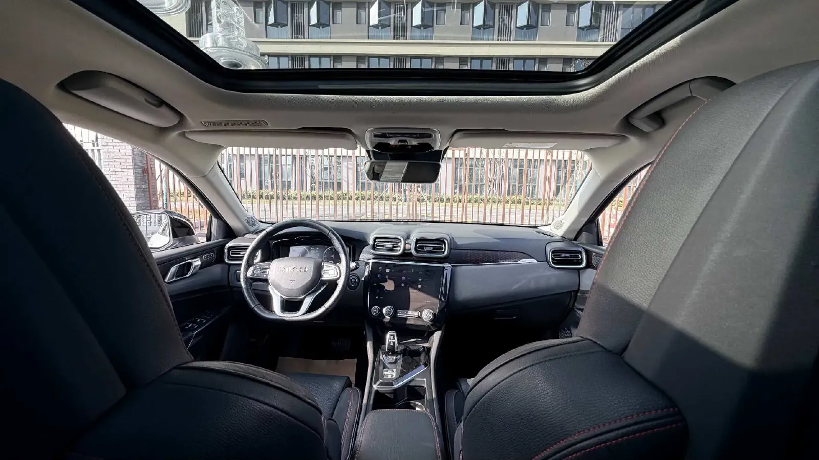 2018 Toyota C-HR 2.0L 171HP L4 CVT,autocango,china used car exporter,china ev exporter,chinese used car exporter,chinese used ev exporter