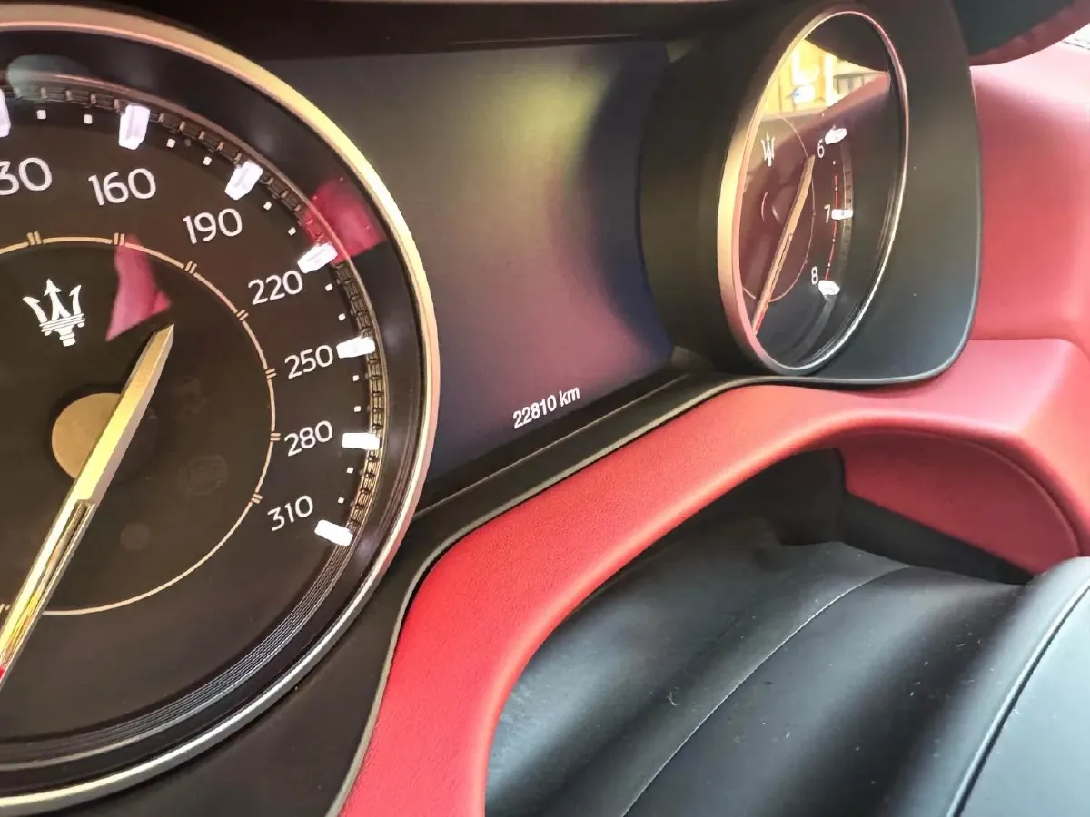 2022 Maserati Ghibli 3.0T 350HP V6 8AT,autocango,china used car exporter,china ev exporter,chinese used car exporter,chinese used ev exporter