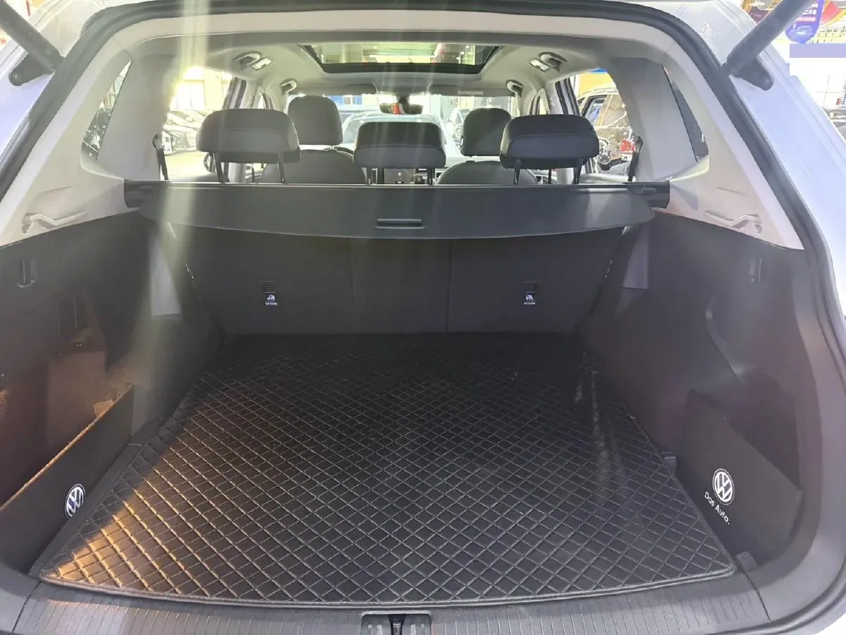 2024 Volkswagen Tiguan L 2.0T 186HP L4 7DCT,autocango,china used car exporter,china ev exporter,chinese used car exporter,chinese used ev exporter