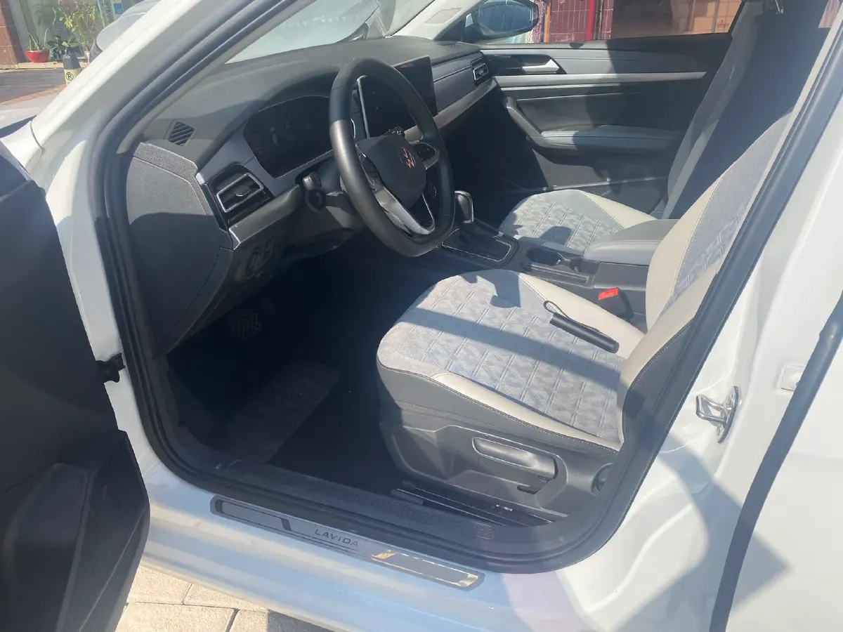 2023 Volkswagen Lavida 1.5T 160HP L4 7DCT,autocango,china used car exporter,china ev exporter,chinese used car exporter,chinese used ev exporter