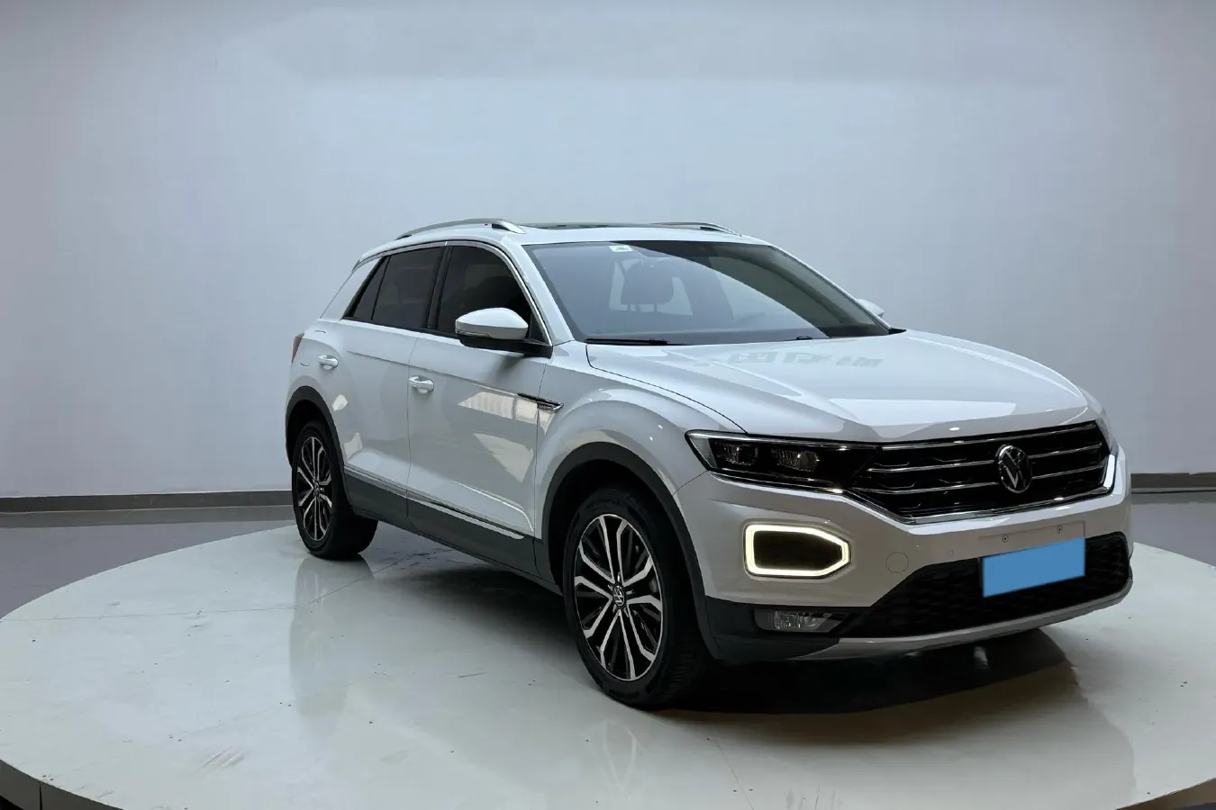 2022 Volkswagen T-Roc 1.4T 150HP L4 7DCT,autocango,china used car exporter,china ev exporter,chinese used car exporter,chinese used ev exporter