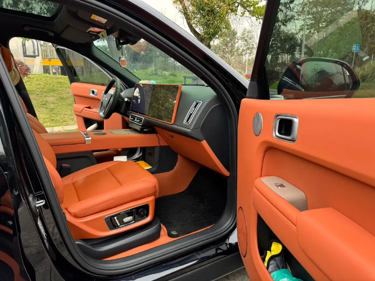 2024 Volvo S60 2.0T 197HP L4 7DCT,autocango,china used car exporter,china ev exporter,chinese used car exporter,chinese used ev exporter