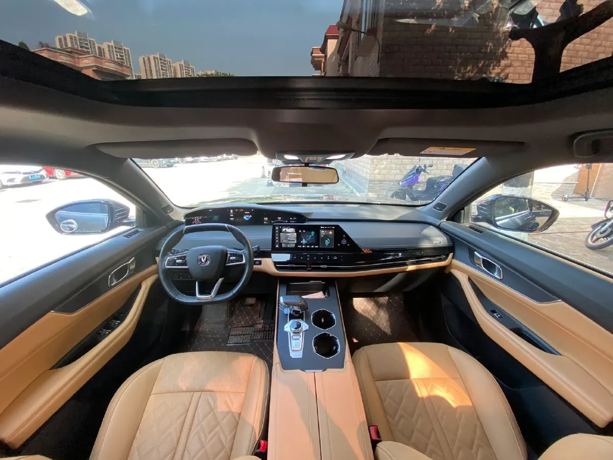 2021 ChangAn UNI-K 2.0T 233HP L4 8AT,autocango,china used car exporter,china ev exporter,chinese used car exporter,chinese used ev exporter