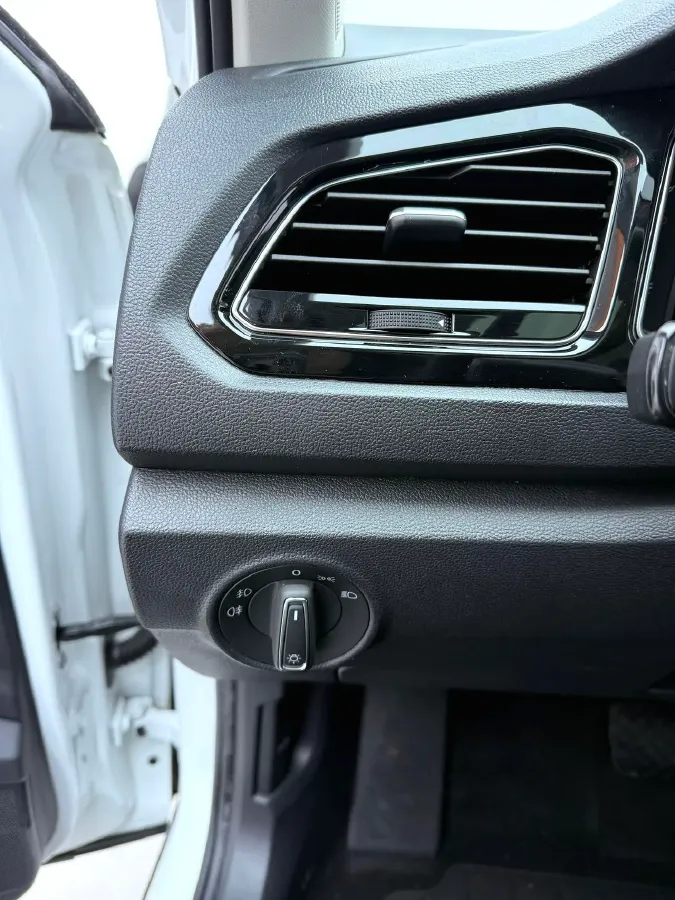 2021 Volkswagen T-Roc 1.4T 150HP L4 7DCT,autocango,china used car exporter,china ev exporter,chinese used car exporter,chinese used ev exporter