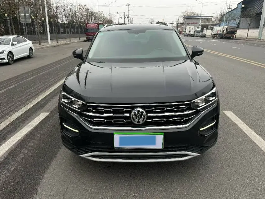 2019 Jeep Cherokee 2.0T 234HP L4 9AT,autocango,china used car exporter,china ev exporter,chinese used car exporter,chinese used ev exporter