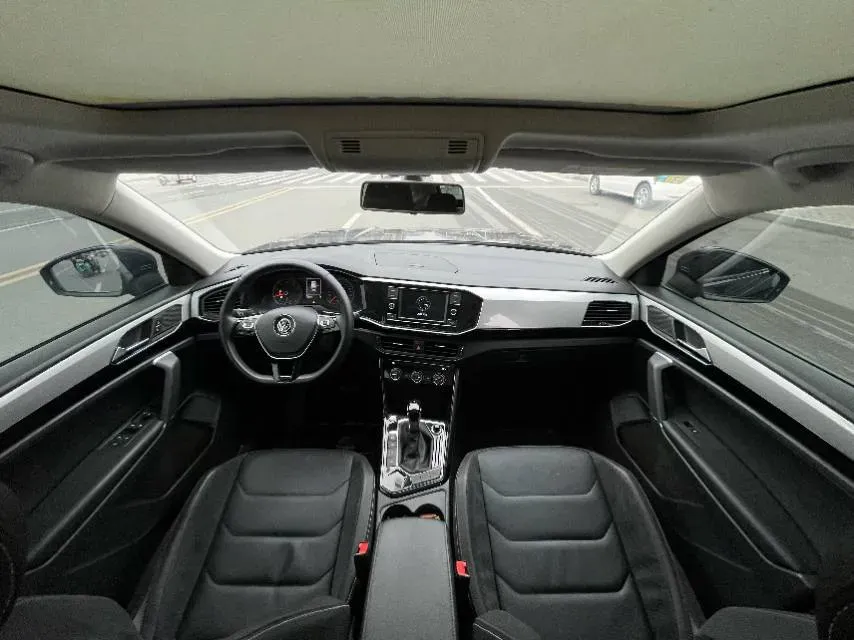 2019 Jeep Cherokee 2.0T 234HP L4 9AT,autocango,china used car exporter,china ev exporter,chinese used car exporter,chinese used ev exporter