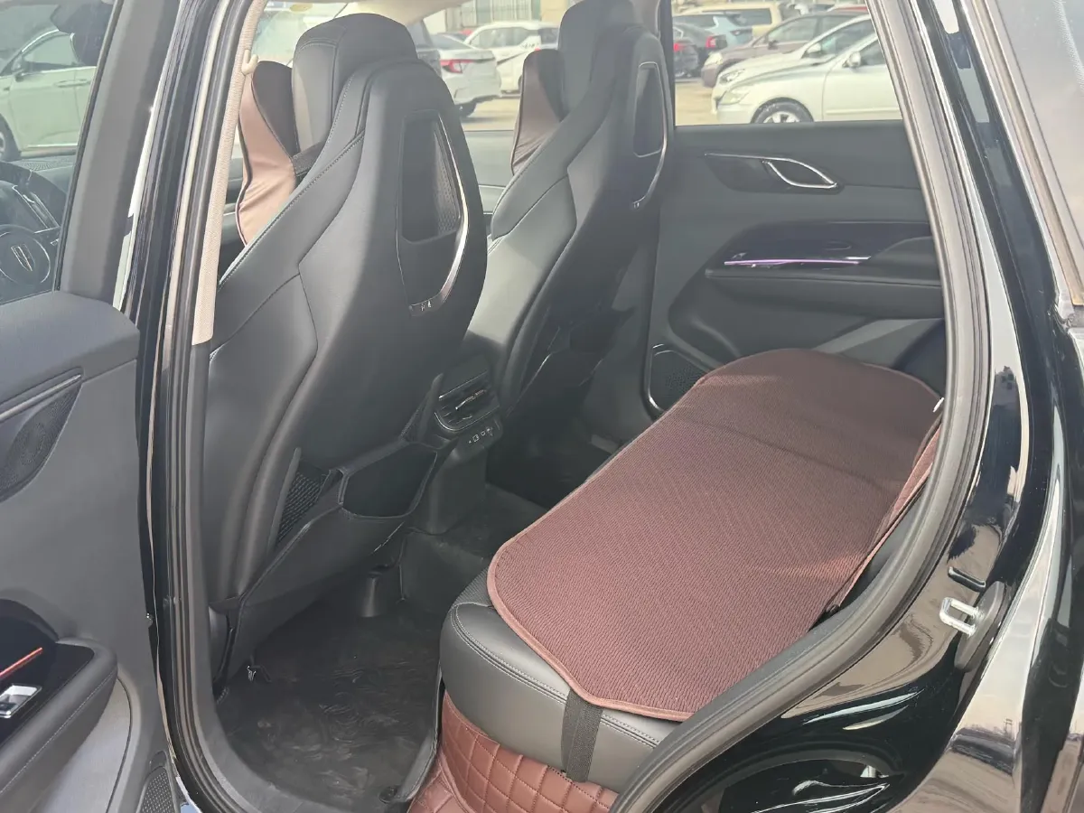 2023 HongQi HS3 1.5T 169HP L4 7DCT,autocango,china used car exporter,china ev exporter,chinese used car exporter,chinese used ev exporter