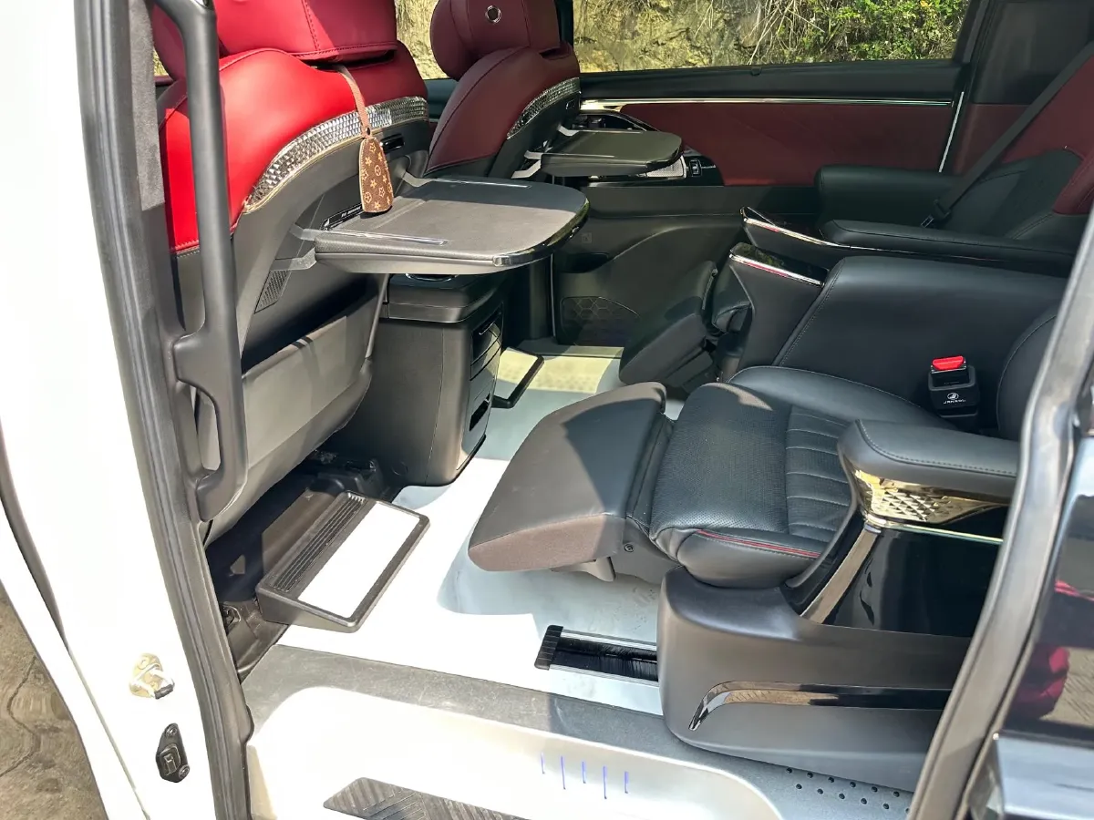 2023 GAC Trumpchi M8 2.0T 190HP L4 E-CVT Hybrid,autocango,china used car exporter,china ev exporter,chinese used car exporter,chinese used ev exporter