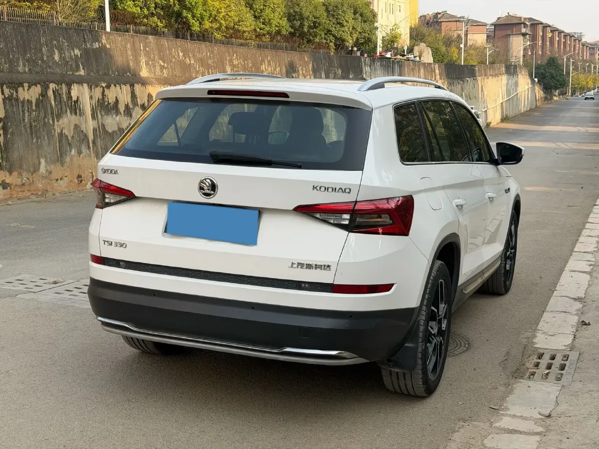 2018 Skoda Kodiak 2.0T 186HP L4 7DCT,autocango,china used car exporter,china ev exporter,chinese used car exporter,chinese used ev exporter