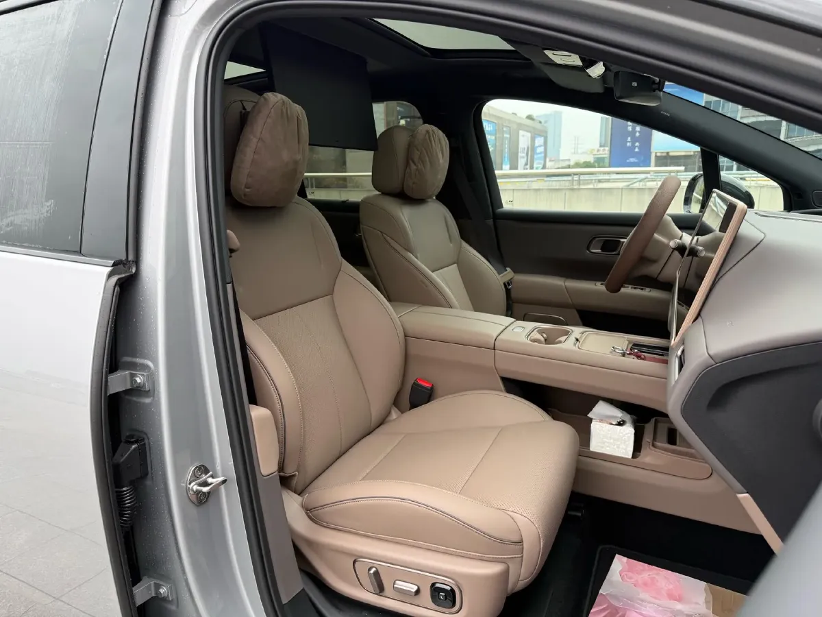 2025 Li i6 BEV,autocango,china used car exporter,china ev exporter,chinese used car exporter,chinese used ev exporter