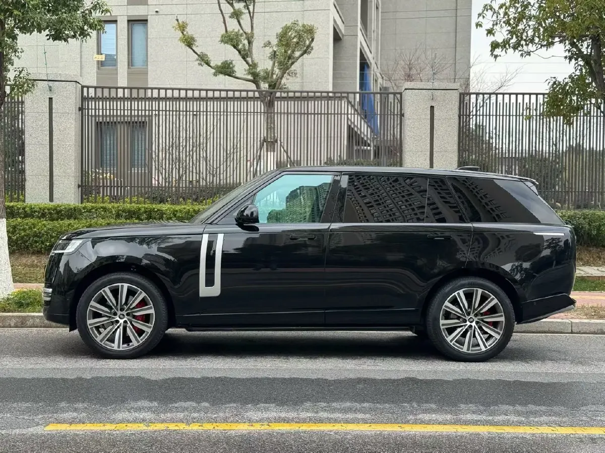 2025 Land Rover Range Rover 3.0T 400HP L6 8AT,autocango,china used car exporter,china ev exporter,chinese used car exporter,chinese used ev exporter