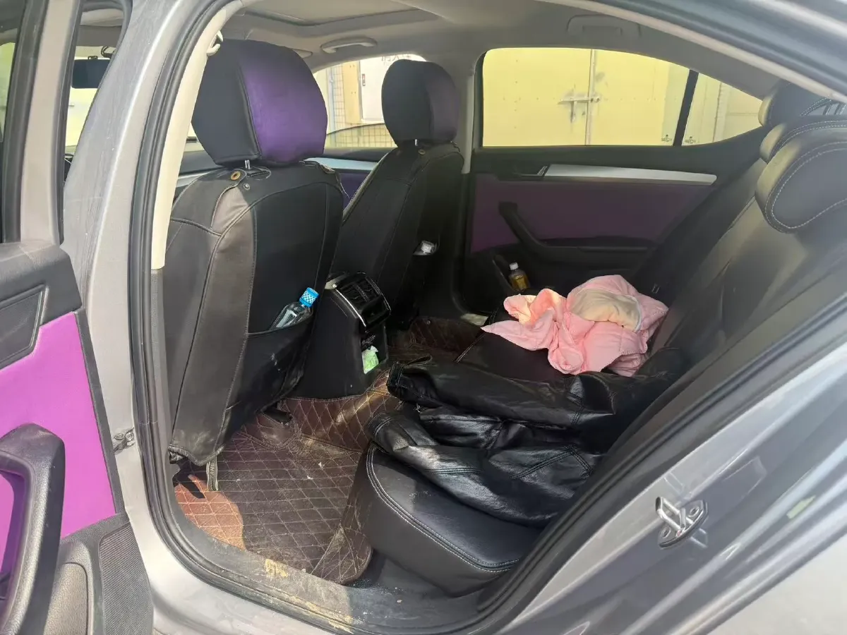 2018 Skoda Superb 1.4T 150HP L4 7DCT,autocango,china used car exporter,china ev exporter,chinese used car exporter,chinese used ev exporter