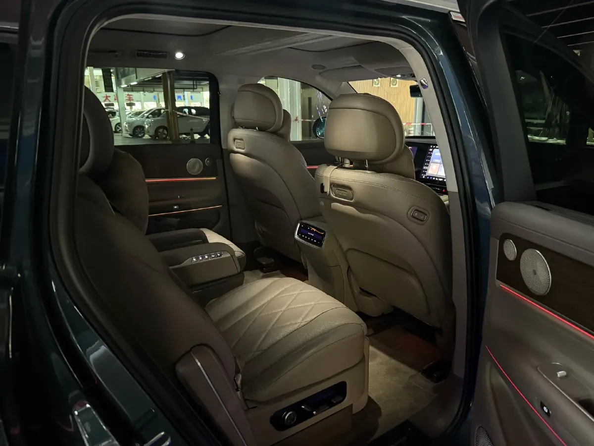 2024 AITO AITO M9 1.5T 152HP L4 REEV 42KWH,autocango,china used car exporter,china ev exporter,chinese used car exporter,chinese used ev exporter