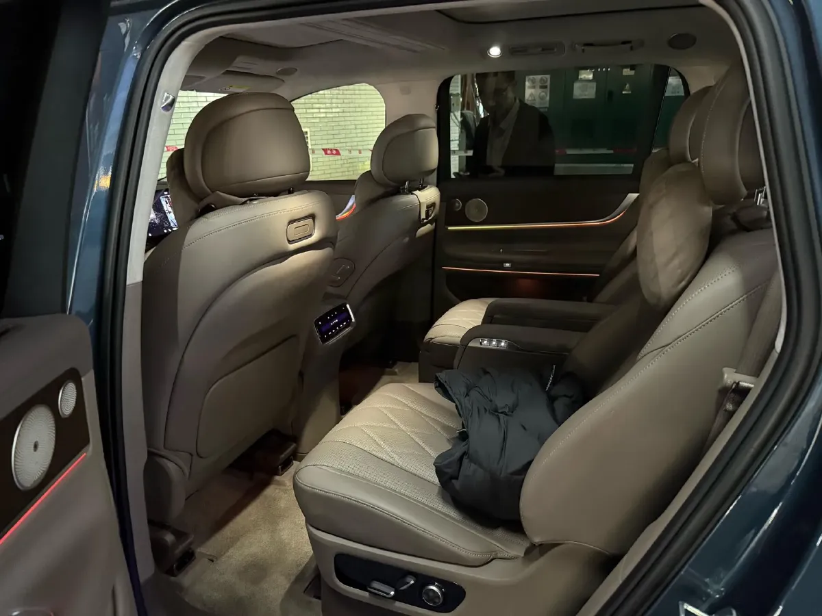 2024 AITO AITO M9 1.5T 152HP L4 REEV 42KWH,autocango,china used car exporter,china ev exporter,chinese used car exporter,chinese used ev exporter